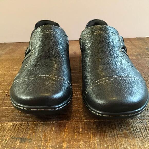 Clarks Cora Poppy Womens SlipOn Comfort Shoe Loafer Black 7.5 W Classic Normcore - Picture 3 of 8